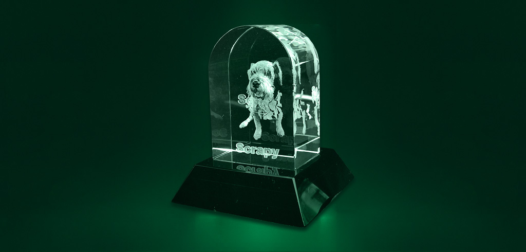 Grabado láser 3D en reconocimientos de cristal
